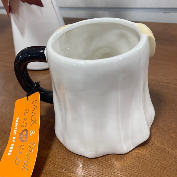 Halloween Ghost Dog Mug Trick or Treat Bag 🎃 Handpainted Ceramic Coffee Mug NWT - Picture 3 of 4